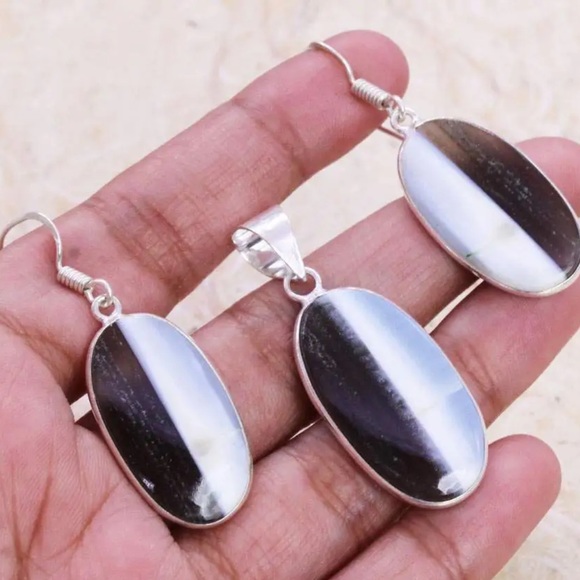 Earth Art hand crafted artisan Jewelry - Owyhee Blue Opal earring and necklace set